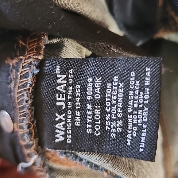 Dark-Colored Cropped Jeans - Picture 6 of 7